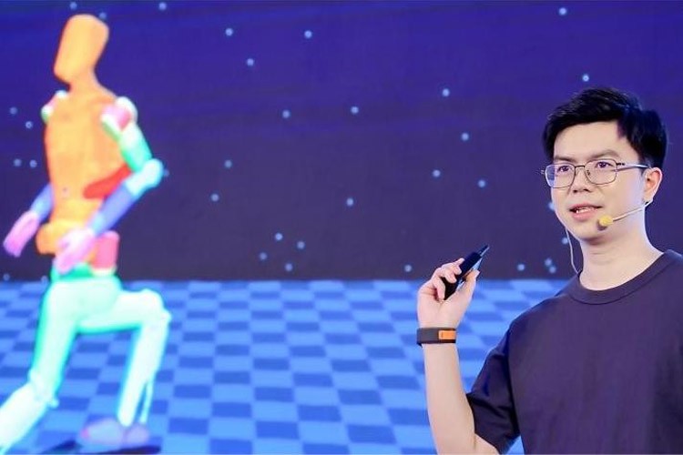 天才少年稚晖君壹号机器人走路进场！AI模型做大脑，目标售价20万以内